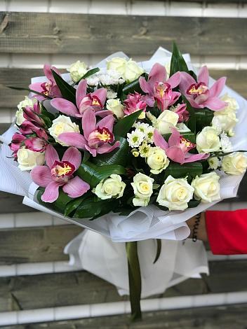 Букет цветов из: Розы и Хризантемы в Кирпильской