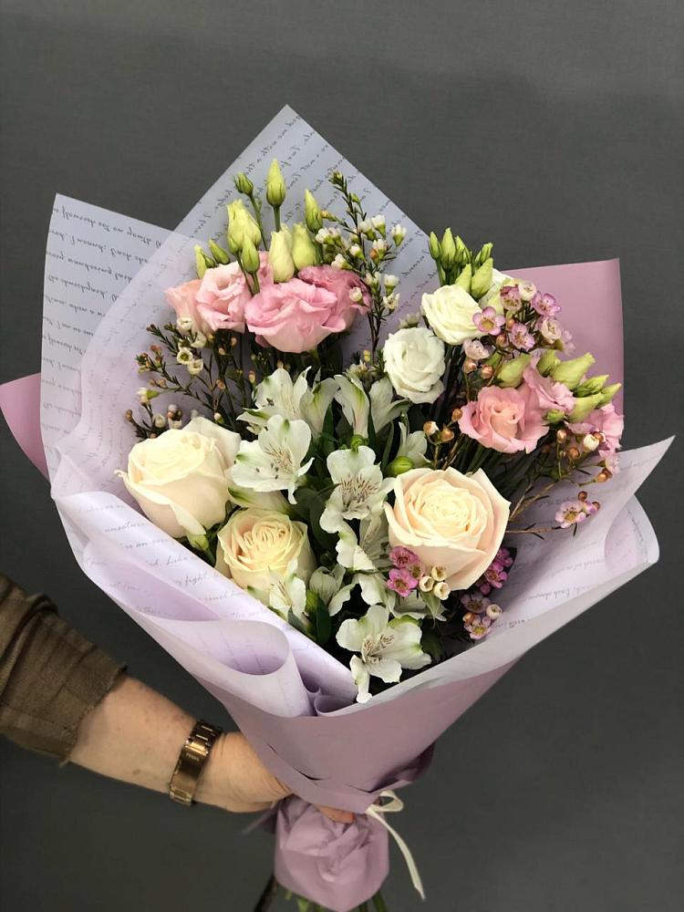 Букет цветов из: Альстромерии, Розы и Лизиантусы в Кирпильской