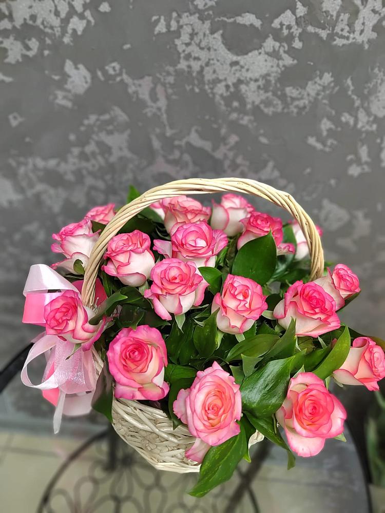Цветочная композиция из Розы в корзине в Кирпильской