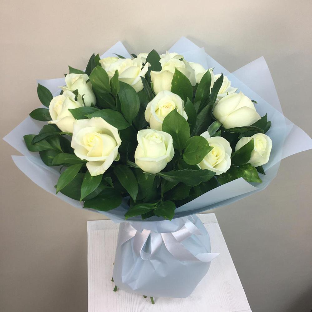 Букет 15 Белых роз Проуд в Кирпильской