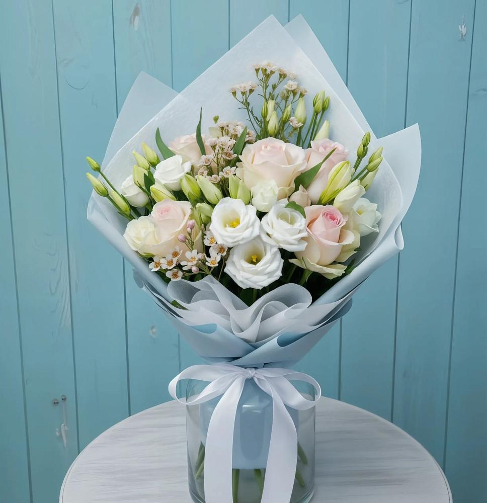 Букет цветов из: Розы и Лизиантусы в Кирпильской