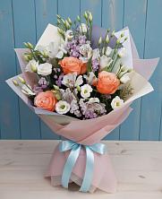 Букет цветов из:  Лизиантусы, Розы, Альстромерии и Гипсофила в Кирпильской