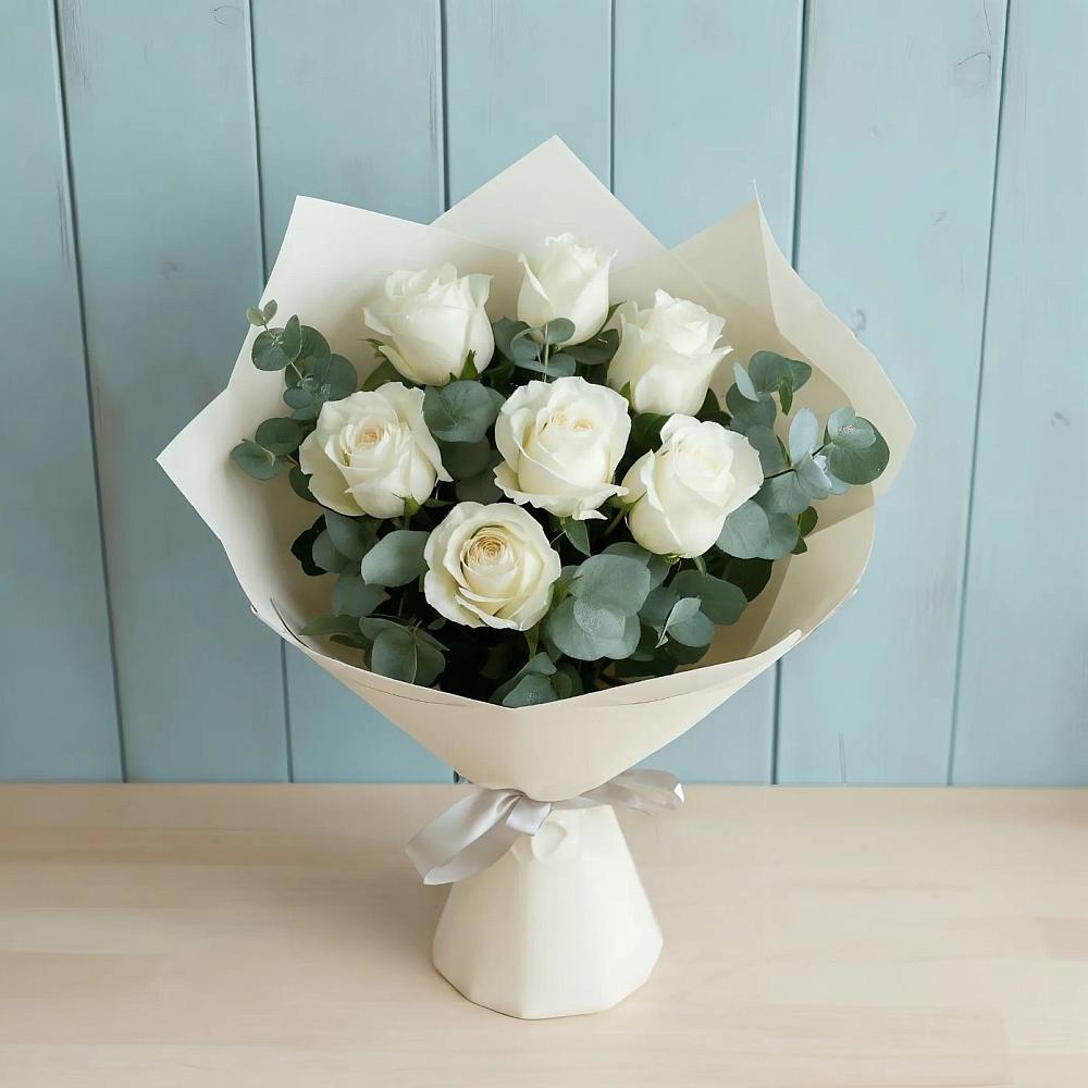 Букет Белые розы в Эвкалипте в Кирпильской