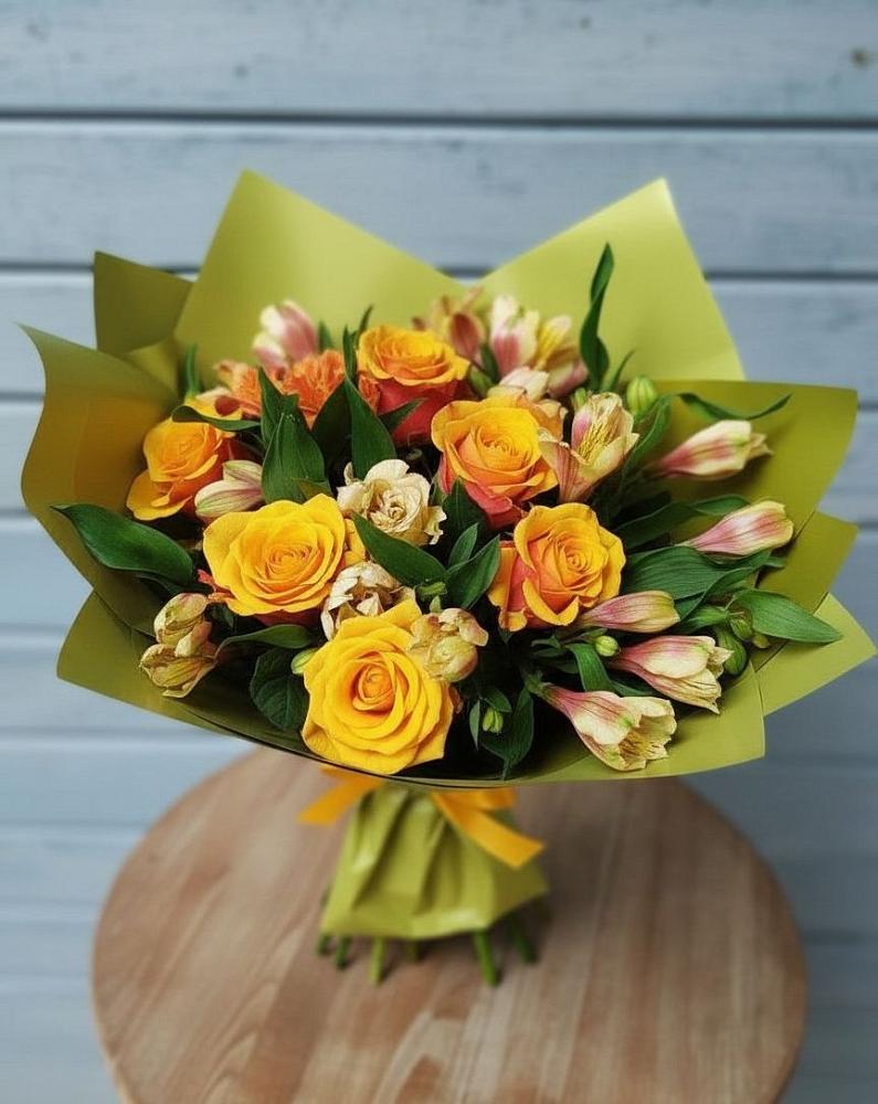 Букет цветов из: Альстромерии и Розы в Кирпильской