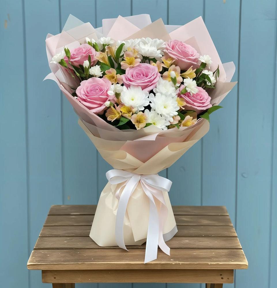 Букет цветов из: Гвоздики, Орхидеи и Розы в Кирпильской