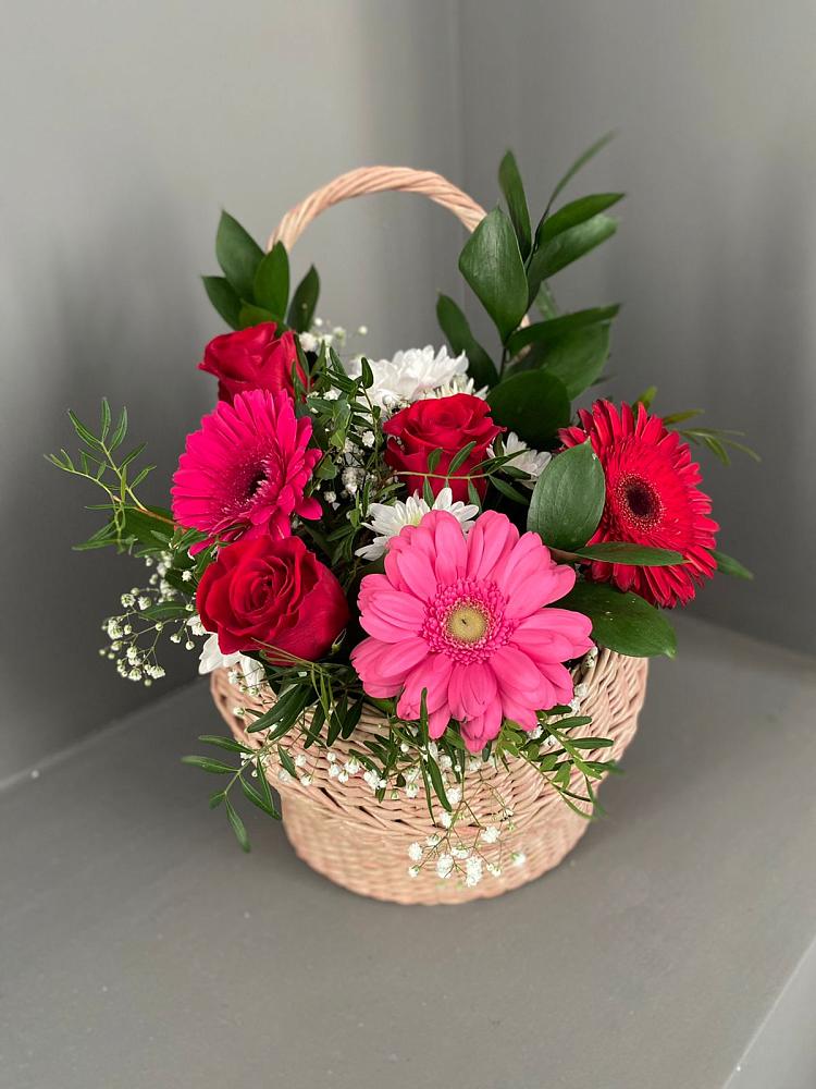 Цветочная композиция из Розы, Хризантемы и Герберы в корзине в Кирпильской