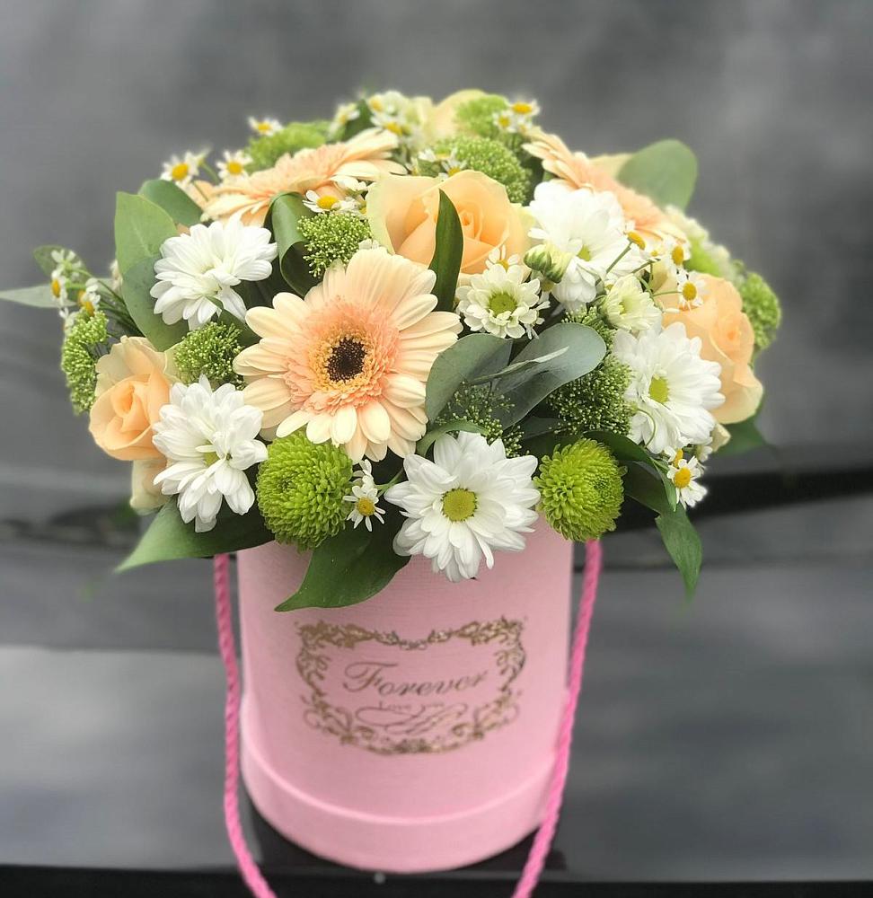 Цветочная композиция из Розы, Герберы и Хризантемы в шляпной коробке в Кирпильской