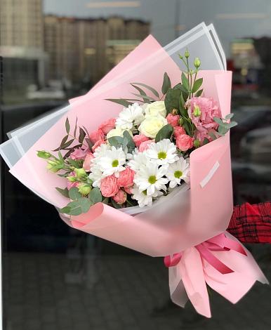 Букет цветов из: Розы, Лизиантусы и Хризантемы в Кирпильской