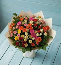 Букет Микс из разноцветных кустовых роз в Кирпильской